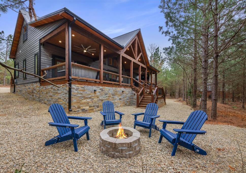 Lone Pine Lodge. Brand New! 2 Bedroom Luxury Cabin. ブロークン・ボウ エクステリア 写真