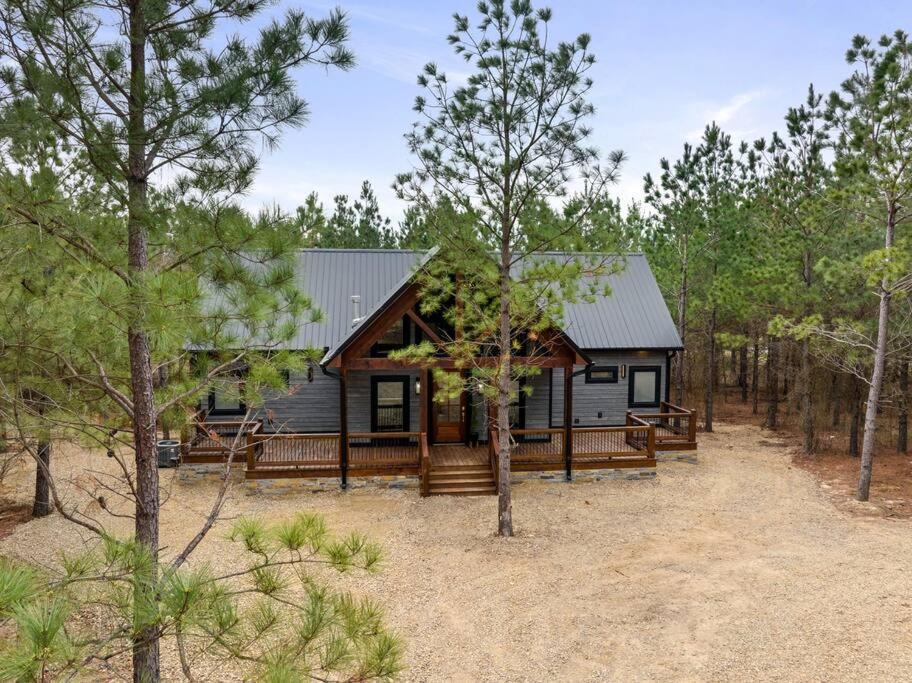 Lone Pine Lodge. Brand New! 2 Bedroom Luxury Cabin. ブロークン・ボウ エクステリア 写真